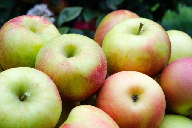 Apples may clean your teeth